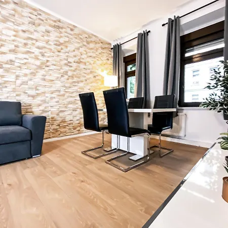 Luxus-apartment Mit 2 Schlafzimmern, Wohnzimmer, Vollausgestatteter Kuche Und Luxuriosem Bad Apartman Lipcse