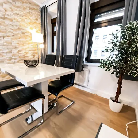 Luxus-apartment Mit 2 Schlafzimmern, Wohnzimmer, Vollausgestatteter Kuche Und Luxuriosem Bad Apartman Lipcse