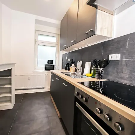 Luxus-apartment Mit 2 Schlafzimmern, Wohnzimmer, Vollausgestatteter Kuche Und Luxuriosem Bad Apartman *