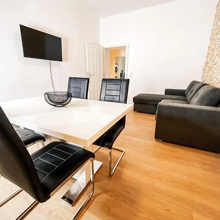 Luxus-apartment Mit 2 Schlafzimmern, Wohnzimmer, Vollausgestatteter Kuche Und Luxuriosem Bad Apartman Lipcse
