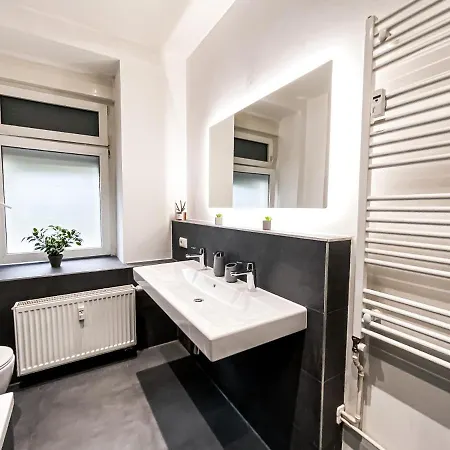Luxus-apartment Mit 2 Schlafzimmern, Wohnzimmer, Vollausgestatteter Kuche Und Luxuriosem Bad Apartman