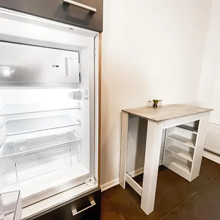 Luxus-apartment Mit 2 Schlafzimmern, Wohnzimmer, Vollausgestatteter Kuche Und Luxuriosem Bad Apartman *