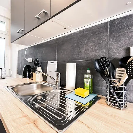 Luxus-apartment Mit 2 Schlafzimmern, Wohnzimmer, Vollausgestatteter Kuche Und Luxuriosem Bad * Lipcse