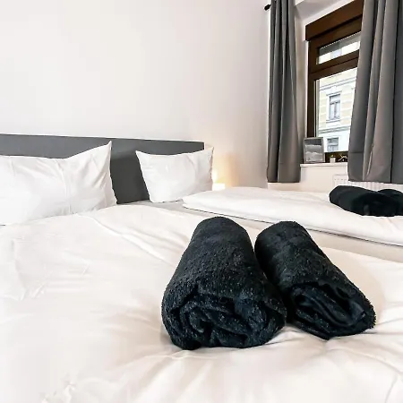 Luxus-apartment Mit 2 Schlafzimmern, Wohnzimmer, Vollausgestatteter Kuche Und Luxuriosem Bad Apartman Lipcse
