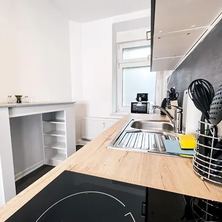 Luxus-apartment Mit 2 Schlafzimmern, Wohnzimmer, Vollausgestatteter Kuche Und Luxuriosem Bad Apartman *